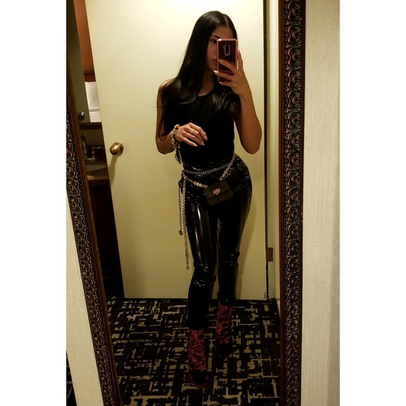 MEET ME 💁‍♀️ - Picture 1 of 8